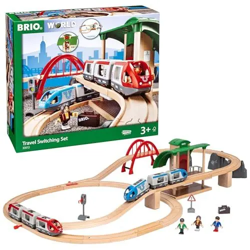 Produktbild: BRIO World 33512 Großes BRIO Bahn Reisezug Set - Eisenbahn mit Bahnhof, Schienen und Figuren - Kleinkinderspielzeug empfohlen ab 3 Jahren