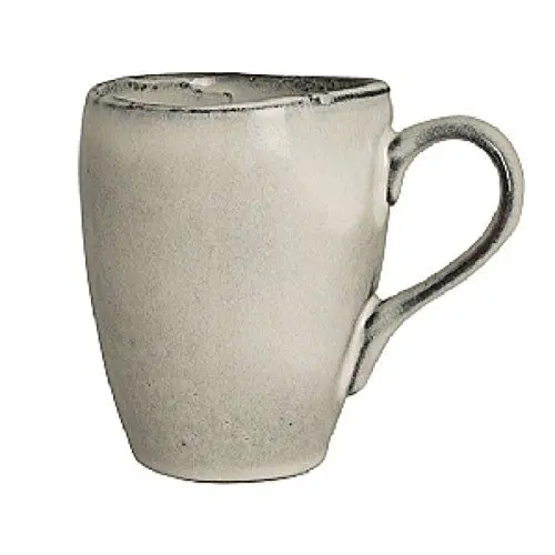 Produktbild: Broste Copenhagen Nordic Sand Becher mit Henkel aus Steingut - spülmaschinenfest - Inhalt 250ml - ideal für Kaffee, Tee und Kakao, Creme