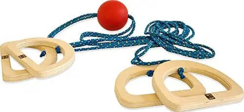 Produktbild: BS Toys Bullet Ball - Outdoor Spaßspiel für Kinder und Erwachsene - Nachhaltiges Holzspielzeug - Geeignet für Familien, Partys, und mehr - Inklusive 2m Seil - Ab 3 Jahren