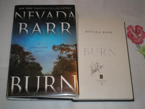 Produktbild: Burn: An Anna Pigeon Novel