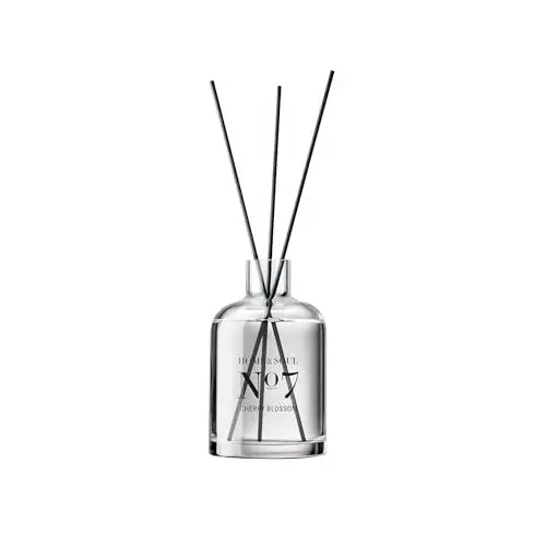 Produktbild: BUTLERS Raumduft Stäbchen Home & Soul No 7 -Cherry Blossom- 110ml | Rattan Duftstäbchen mit ätherischen Ölen | angenehmer Raumerfrischer für Badezimmer Regal Dekoration