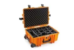 Produktbild: B&W Transportkoffer Outdoor - Typ 6700 Orange - mit variabler Facheinteilung, Trolley Koffer, ideal auf Tour - wasserdicht nach IP67 Zertifizierung, staubdicht, bruchsicher und unverwüstlich