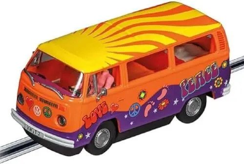 Produktbild: Carrera - 20031095 - Carrera Digital 132 I VW Bus T2b Peace and Love I Hippie Stil auf der Rennstrecke I Slotcar im Maßstab 1:32 I Authentische Frontbeleuchtung I Slotcar für Carrera Rennbahn