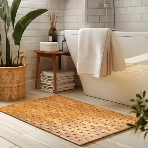 Produktbild: casa pura Badematten & Badteppiche aus Bambus Holz 60x90cm 8mm Dick | Bambusmatte Bad rutschfest und waschbar | Antirutschmatte Badewanne, Dusche und Sauna (Natur, Mia)