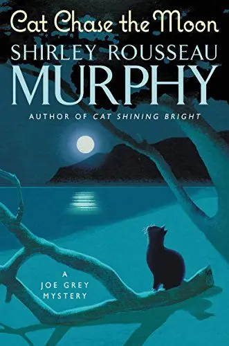 Produktbild: Cat Chase the Moon: A Joe Grey Mystery (Joe Grey Cat Mystery Series, 21)