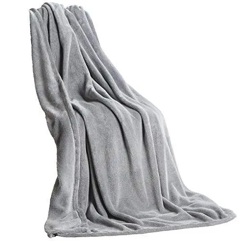 Produktbild: CelinaTex Flauschige Kuscheldecke 150 x 200 cm Silber Decke Sofa Couch warm Wohndecke weich Mikrofaser Fleece Oeko-TEX Quebec