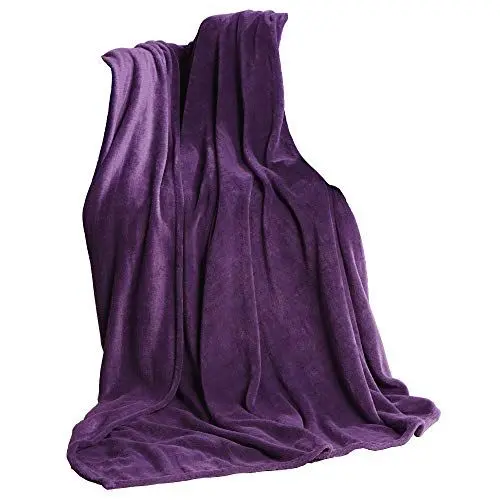 Produktbild: CelinaTex Flauschige Kuscheldecke 150 x 200 cm lila Decke Sofa Wohndecke weich Soft Mikrofaser Fleece Oeko-TEX TV-Decke