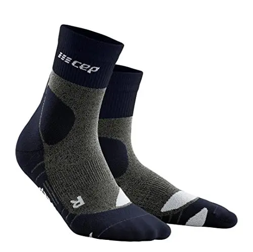 Produktbild: CEP - HIKING MERINO MID CUT SOCKS REDESIGN für Herren | Knöchellange Wandersocken mit Kompression | Trekkingsocken für optimale Trittsicherheit in Peacoat/Grey | Größe V | XL