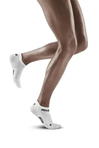 Produktbild: CEP - THE RUN COMPRESSION SOCKS NO SHOW für Damen | Extra Kurze Laufsocken mit Kompression in weiß | Regenerierende Kompressionssocken für Frauen | Gr. IV | L