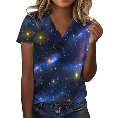Produktbild: CGGMVCG Galaxy Shirt Damen 3D Galaxie Bedrucken Grafik-T-Shirts Universum Sternenhimmel Weltraum Karneval Kostüm Tshirt Kurzarm V-Ausschnitt Sommer Oberteile Faschingskostüme, A02 Dunkelblau, L