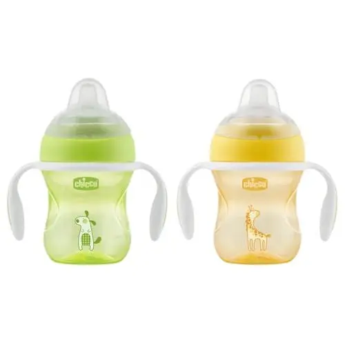 Produktbild: Chicco Trinklernbecher, auslaufsicherer 200ml Trinkbecher für Babys, Trinkflasche ab 4 Monaten zum Trinken lernen mit ergonomischer Silikontülle, doppeltes Anti-Kolik-Ventil, BPA-frei - Gelb oder Grün