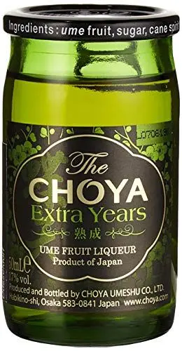 Produktbild: CHOYA Extra Years (Premium Fruchtlikör, alkoholhaltiges Getränk aus Japan, Ume Frucht Likör, mit ganzer Frucht, 17% vol.) 1er Pack (1 x 50 ml)