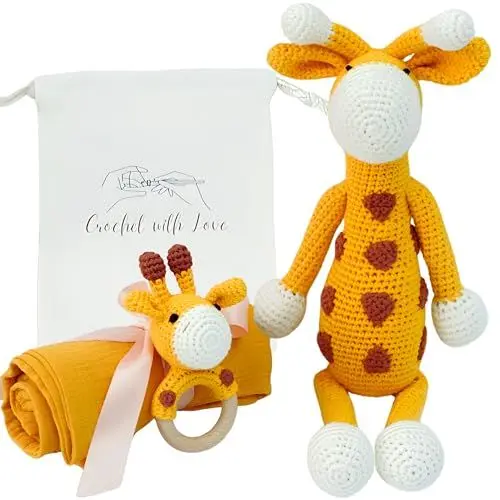 Produktbild: cometrade Baby-Geschenk-Set, 4er, Giraffen-Thema - Kuscheltier 37 cm, Baby-Rassel 13cm, Badetuch & Beutel, handgefertigt für Jungen und Mädchen, mit Geschenkbox, für Neugeborene, Kleinkind