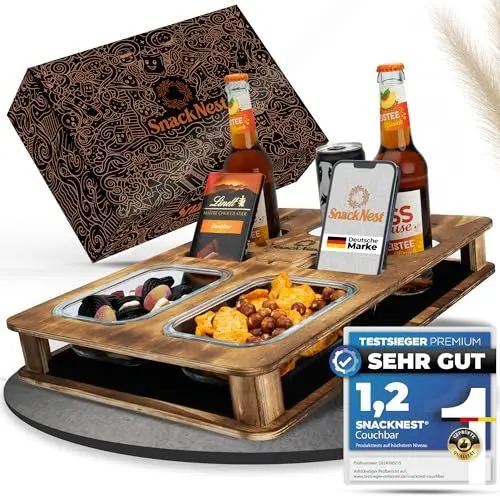 Produktbild: SnackNest Couchbar Snackbox – Premium Holz Serviertablett mit 3 Getränkehaltern & 2 Glas Snackschalen – Premium Couch Organizer & Geschenk zu Vatertag für Männer & Frauen
