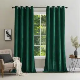 Produktbild: CUCRAF Samtvorhang mit Ösen 2er Set, blickdichte und lichtundurchlässige Vorhänge, H 225x B 140cm, luxuriöse wärmeisolierende Vorhänge für Wohnzimmer und Schlafzimmer (Grün)