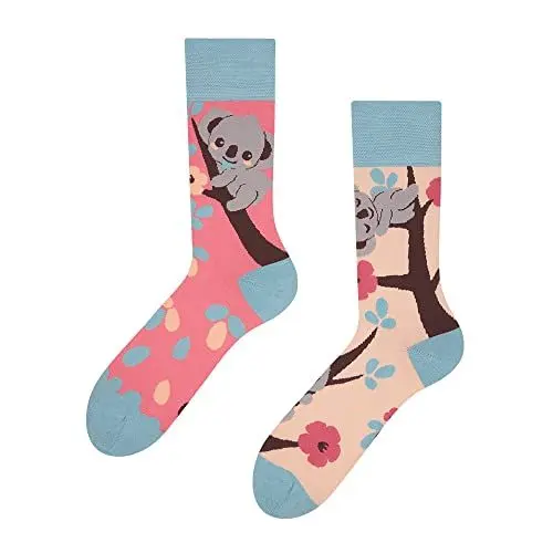 Produktbild: Dedoles Socken Unisex Damen Herren & Kinder Baumwolle viele lustige Designs 1 Paar Geschenk links rechts verschieden, Farbe Rosa, Motiv Schläfriger Koala, Gr. 35-38