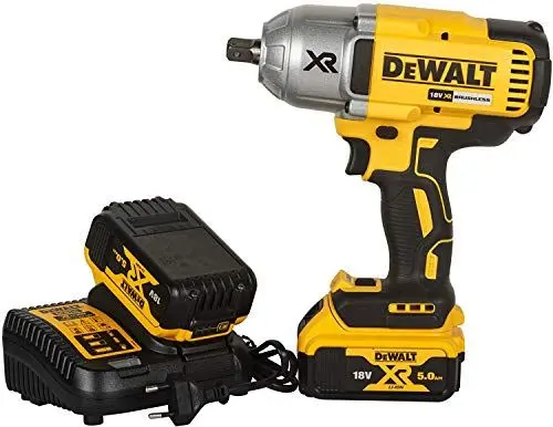 Produktbild: DEWALT 18 V, 5,0 Ah Akku-Schlagschrauber (Drehmoment max. 950 Nm, 1/2 Zoll Außenvierkant-Aufnahem, integrierte LED-Leuchte, inkl. 2x Akkus, System-Schnellladegerät und TSTAK Box-II) DCF899P2