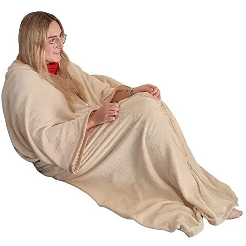 Produktbild: DILUMA Kuscheldecke mit Ärmeln 150x170 cm Uni Beige - Ärmeldecke mit Reißverschluss für Erwachsene & Kinder - TV Decke mit Ärmeln - ÖkoTex100, Kuschelweich, Wärmend, Atmungsaktiv