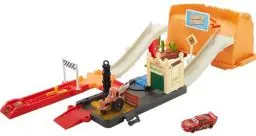 Produktbild: Disney Pixar Cars HDN02 - Renn & Los Spielset mit Aufbewahrungswanne, 20+ Teile, 1 Lightning McQueen Fahrzeug & 1 Traktor, 3 verschiedene Konfigurationen, Spielzeuggeschenk für Kinder ab 4 Jahren