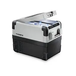Produktbild: DOMETIC CFX 28, Kompressor-Kühlbox elektrisch, 26 Liter, mit USB-Anschluss, 12/24 V und 230 V, Kühlung bis -22 °C, für Auto, Lkw, Boot, Reisemobil und Steckdose, Grau