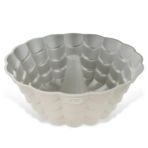Produktbild: Dr. Oetker Gugelhupf Floral ⌀ 24,5 cm – Gugelhupfform aus der Serie Back-Kunst – Backform mit Antihaft-Eigenschaften und sehr guter Wärmeleitung für leckeren Gugelhupf Kuchen