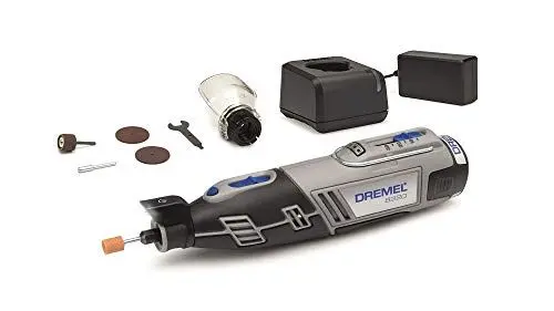 Produktbild: Dremel 8220 Akku Multifunktionswerkzeug 12V Set (mit 5 Zubehören und 1 Aufsatz, Variable Drehzahleinstellung 5.000-35.000 1/min zum Schleifen, Schneiden, Schärfen, Polieren, Reinigen, Gravieren), F0138220JA, Grau, Blau, Schwarz