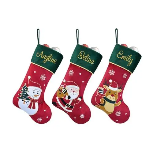 Produktbild: Duosheng & Elegant Personalisierte Weihnachtsstrümpfe Kamin Rot Grüne Weihnachtssocken für Familienfeier Weihnachtsdekoration 3 Pcs