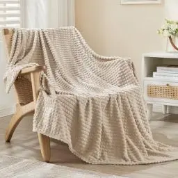 Produktbild: EMME Kuscheldecke Flauschig Decke, 3D-Touch-Erlebnis Fleecedecke, Weich und Warme wolldecke überwurfdecke, Decken für Sofa, Couch und Tagesdecke (Beige, 130 x 150 cm)