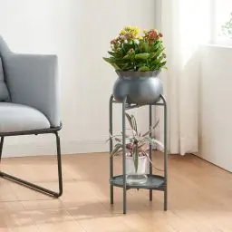 Produktbild: (en.casa) Blumenständer Altena Pflanzenständer mit Blumentopf und Ablage Metall Schwarz Pflanzenregal 80,5 x 40 x 40 cm Blumensäule für innen Blumentopfständer