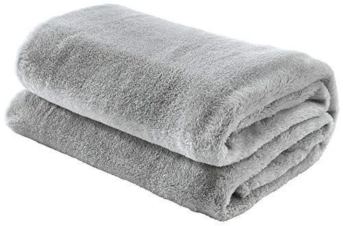 Produktbild: Erwin Müller Teddy-Fleece-Wohndecke, Fleece-Decke, Kuscheldecke - flauschig weich, pflegeleicht - Silbergrau Größe 150x200 cm