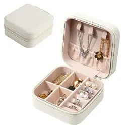 Produktbild: Eucomir Schmuckkästchen für Damen,Schmuckschatulle Reise,Klein PU-Leder Schmuckaufbewahrung Schmuckkoffer,Mini Schmuckbox für Ringe, Ohrringe, Armbänder, Ketten für Frauen,Ehefrau,Mutter, Perlweiß