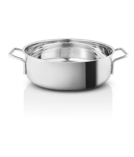 Produktbild: Eva Trio | Stainless Steel Sauteuse 28 cm |Ideal zum schnellen Braten und Sautieren. Durch die tiefen Seiten eignet sich die Sauteuse auch für die Zubereitung von Saucen und Eintöpfen | Polished steel