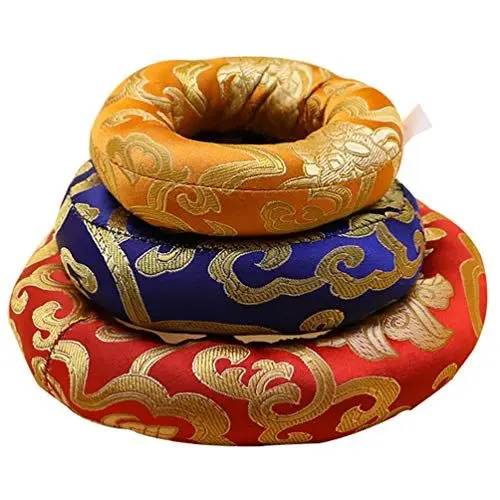 Produktbild: EXCEART Klangschale 3 Stück Tibetische Klangschale Kissen Klangschale Ring Buddhismus Klangschale Kissen Buddhistische Ritualinstrumente Zubeh?r Zuf?llige Farbe 8/10/ 12Cm Tibetische Klangschale