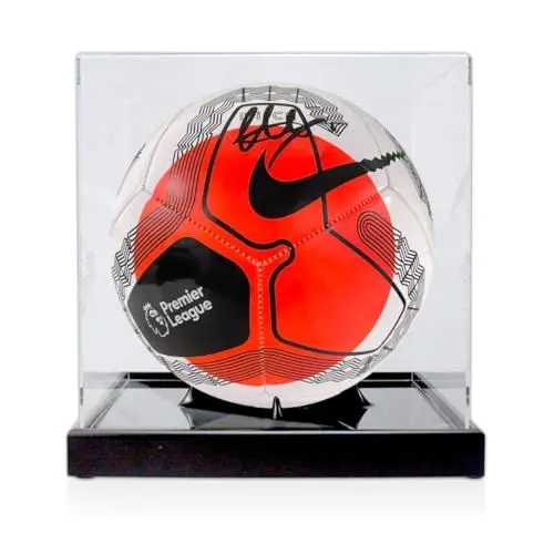 Produktbild: Exclusive Memorabilia Fußball 2019–20, signiert von Trent Alexander-Arnold. Schaukasten