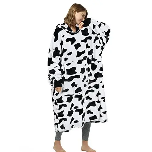 Produktbild: Extra Lange Fleece Hoodie Decke Kuh Druck, Flauschige Übergroße Kuscheldecke mit Ärmeln und Kapuze, Warme Großes Kapuzendecken, Tragbare Decke zum Anziehen als Geschenkidee für Damen Herren