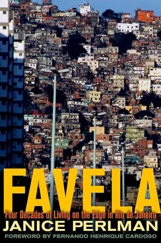 Produktbild: Favela: Four Decades of Living on the Edge in Rio de Janeiro