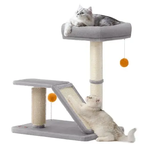 Produktbild: Feandrea Kratzbaum mit Liegefläche, multifunktionaler Katzenbaum mit Plattform, drehbare Rampe, Katzenbürste, Plüschbälle, Kratzsäule, Kleiner Kratzbaum für Katzen, 66,6 cm hoch, hellgrau PCA024G01