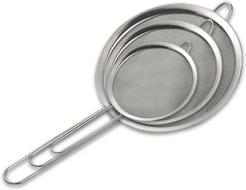 Produktbild: Feinmaschiges Sieb Set, 3 Stück Feines Sieb Set Küchensieb Edelstahl Haushaltssieb mit Henkel Metallsieb Rostfreiem für Backen Kochen Mehl Eiweißtrennung Saft, 8cm 14cm 18cm