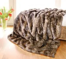 Produktbild: Felldecke Otter als Fellimitat in 5 Größen Webpelzdecke Kuscheldecke Tagesdecke oder Fellkissen (170 x 220 cm)