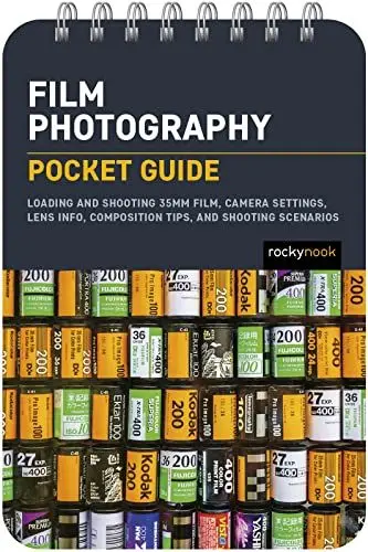 Produktbild: Film Photography Pocket Guide: Loading and Shooting 35mm Film, Camera Settings, Lens Info, Composition Tips, and Shooting Scenarios (Pocket Guide Series for Photographers)