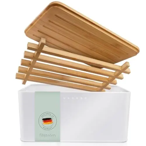 Produktbild: Filström® Brotkasten Metall weiß modern | Brotbox Küche inkl. Bambusgitter | Brotkasten mit Schneidebrett | ideale Rundum-Belüftung | Brotaufbewahrung | 33x21x15cm