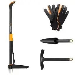 Produktbild: Fiskars Gartenwerkzeuge-Set, 4-teilig, Xact Unkrautstecher, Rostfreier Stahl/Kunststoff, Solid-Kombihacke und -Pflanzkelle, FiberComp, Garten-Arbeitshandschuhe, Größe: 10, Schwarz/Orange, 1077308