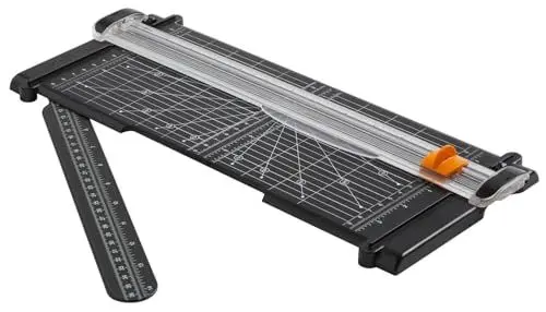 Produktbild: Fiskars Papierschneidemaschine, SureCut, A4-Hochformat, A3-Querformat, Mit Schnittlinienführung, Recycelte Materialien, 1077984