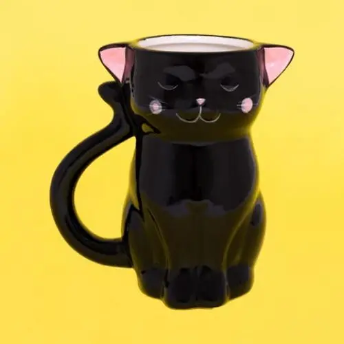 Produktbild: Fluffy Dreams – Die große Cutie Cat Love 3D Katzen Tasse Becher aus Keramik in schwarz-pink | handbemalt für Katzen Liebhaber | fasst ca.310 ml Getränke in Geschenkverpackung