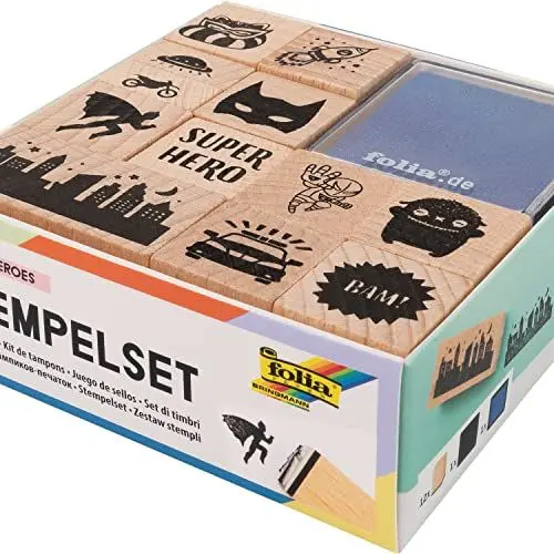 Produktbild: folia 31103 - Holzstempelset Superheroes, inklusive 12 Holzstempel und 2 Stempelkissen - ideal zum Verzieren von Karten, Freundschaftsbüchern, für Lettering und Scrapbooking