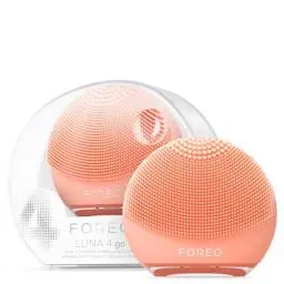 Produktbild: FOREO LUNA 4 go Gesichtsreinigungsbürste & straffende Massage - Premium Hautpflege - Verbessert Aufnahme von Gesichtspflegeprodukten - Einfache Hautpflege-Tools - Für alle Hauttypen - Peach Perfect