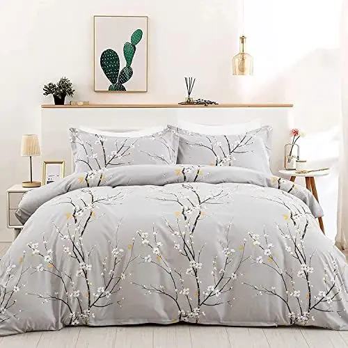 Produktbild: Freyamy Blumen Bettwäsche 135x200cm 4teilig Grau Hellgrau Pflaumenblüten Zweig Bettwaren-Sets 100% Microfaser Weiche Bettbezug 2 Bettdeckenbezüge mit Reißverschluss und 2 Kissenbezug 80x80cm