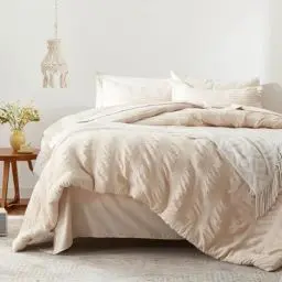 Produktbild: Freyamy Seersucker Bettwäsche 220x240cm 3teilig Beige Geprägt Streifen Strukturiert Bettwaren-Sets Uni Gebürstet Microfaser Weiche Bettbezug mit Reißverschluss und 2 Kissenbezug 80x80cm