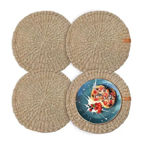 Produktbild: FRIHET Tischset rund - Seegras geflochten (4er Set) Platzset Ø 33 cm, Natur Tischdeko, Tischsets Platzsets abwischbar, Platzdeckchen Esstisch, Hygge Skandi Boho