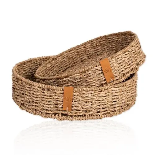 Produktbild: FRIHET rundes Tablett aus geflochtenem Seegras | leichtes Serviertablett mit stabilem Metalluntergestell im Boho Style | Scandi Deko | Obstschale klein und groß - auch im Set (28 + 32cm, 1, 2er Set)